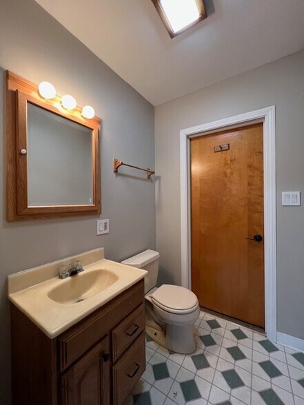 More Photos Of 704 E 9th St, Lockport Medical For Sale