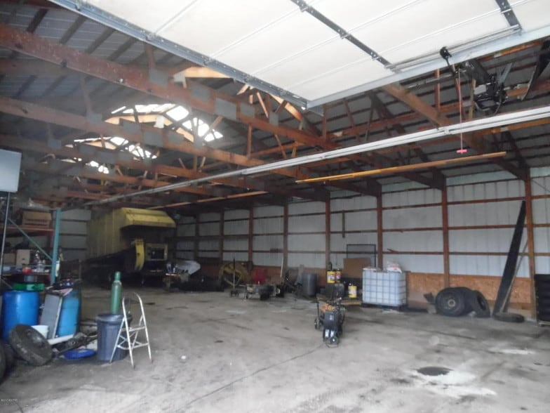 More Photos Of 2545 S 11th St, Niles Storefront Retail Office For Sale