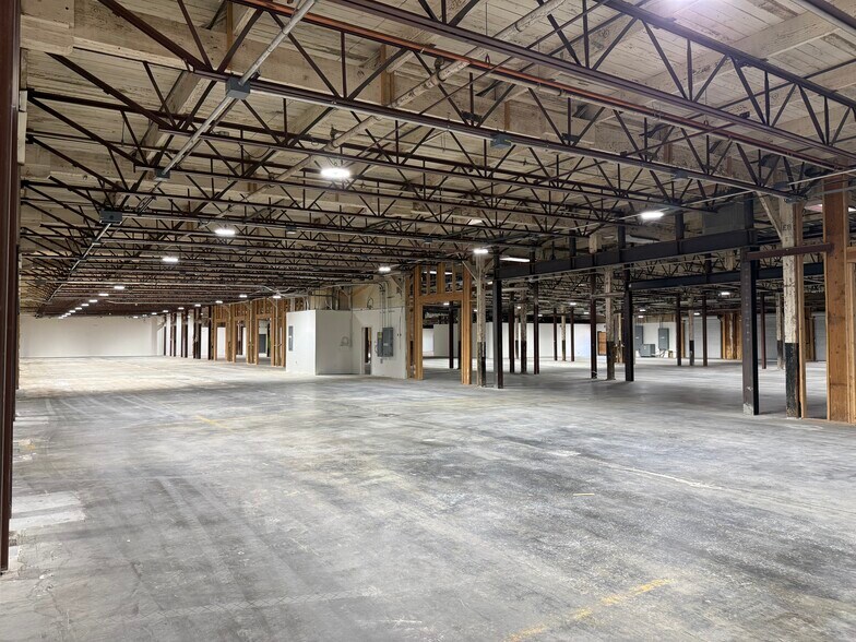 More Photos Of 1300 S Litchfield Rd, Goodyear Unknown For Lease