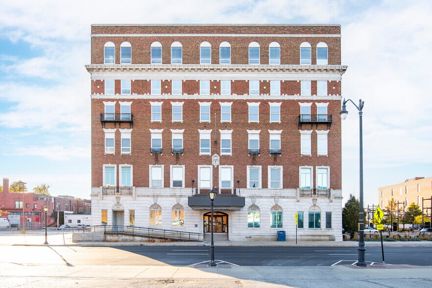 More Photos Of 311-319 S 5th St, Springfield Parking Lot For Sale