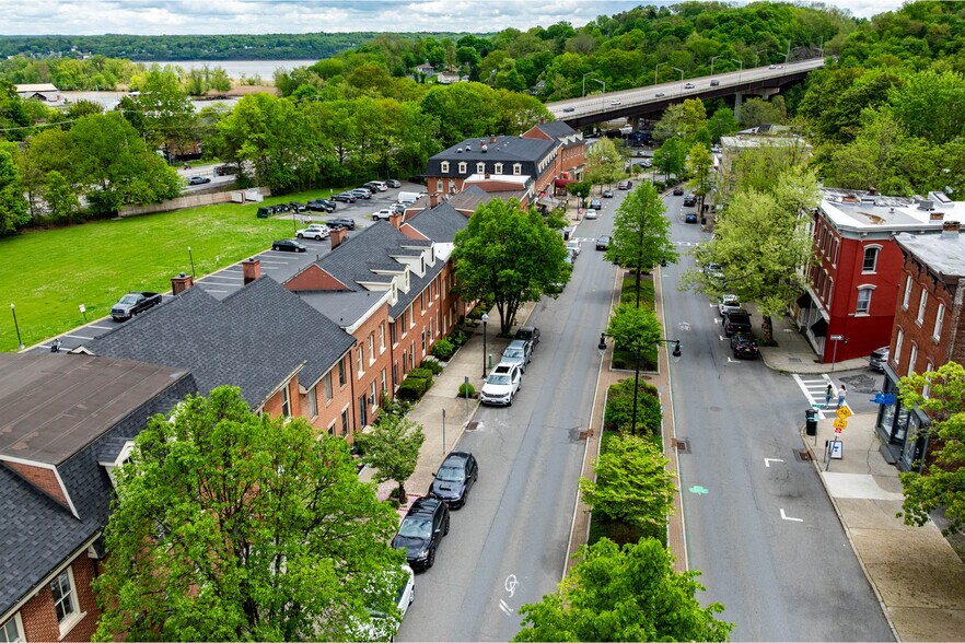 More Photos Of 74 Broadway, Kingston Office For Sale