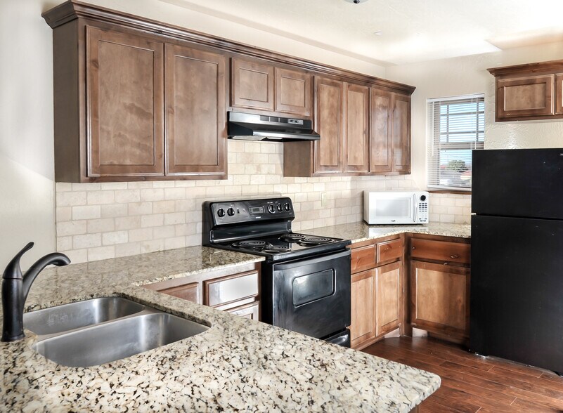 More Photos Of 111 E St, Elgin Apartments For Sale