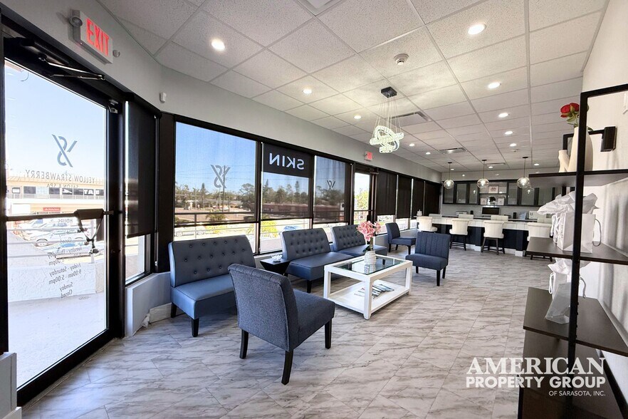 More Photos Of 2345 Bee Ridge Rd, Sarasota Storefront Retail Office For Sale