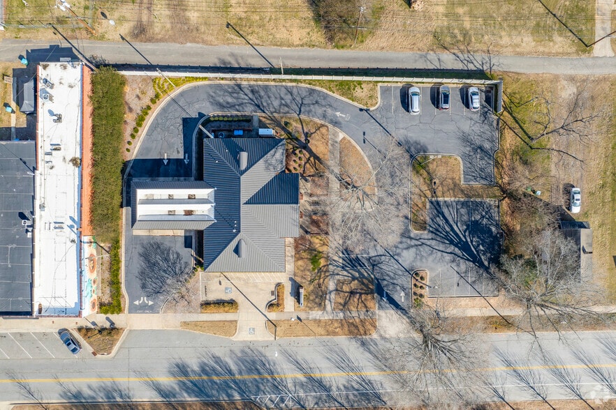 More Photos Of 125 E Virginia Ave, Bessemer City Bank For Sale