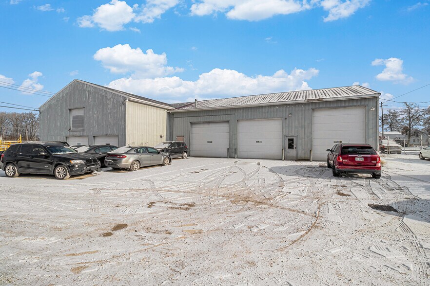 More Photos Of 715 Kingsbury St, Maumee Warehouse For Sale