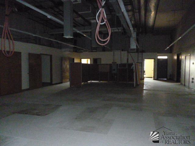 More Photos Of 642 E 39th Pl, Yuma Flex For Sale