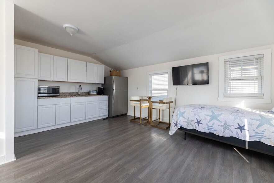 More Photos Of 830 Stonington Rd, Stonington Marina For Sale