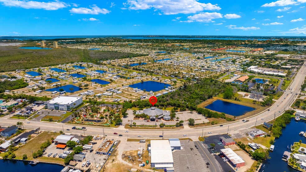 More Photos Of 17650 San Carlos Blvd, Fort Myers Supermarket For Sale