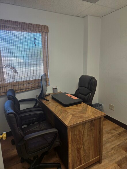 More Photos Of 400 Ala Makani St, Kahului Office For Lease