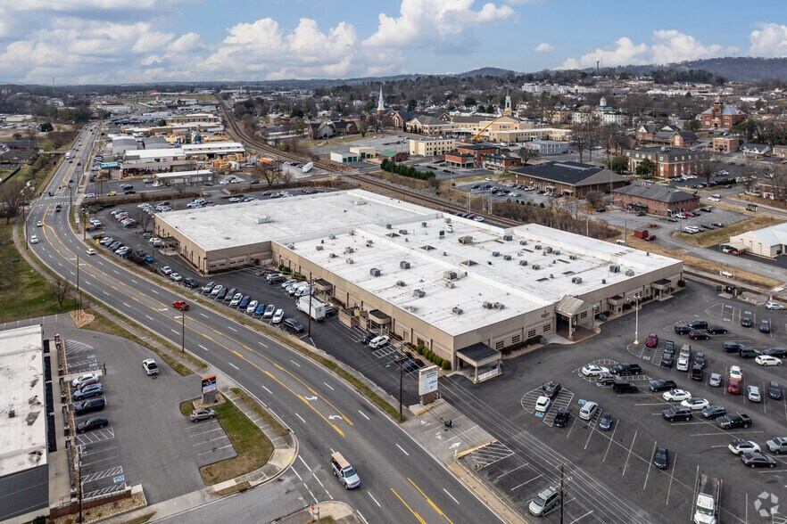 More Photos Of 420 W Morris Blvd, Morristown Office For Lease