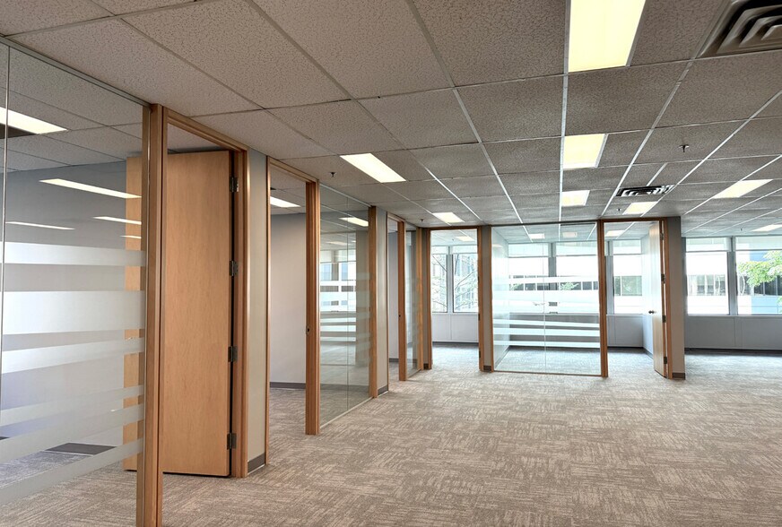 More Photos Of 890 W Pender St, Vancouver Office For Lease