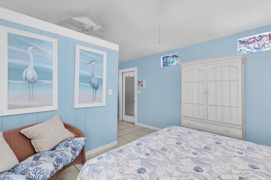 More Photos Of 243 61st St, Marathon Hotel For Sale