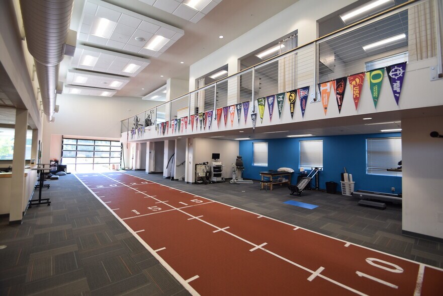 More Photos Of 1025 2nd St NW, Salem Medical For Sale