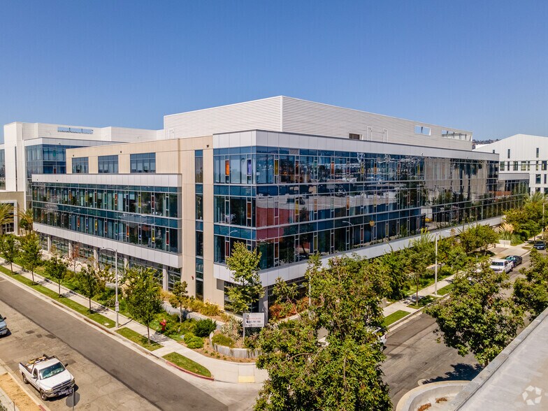 More Photos Of 959 Seward St, Los Angeles Office For Lease