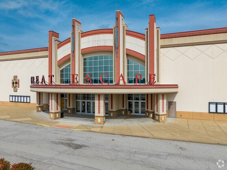 More Photos Of 754 Gravois Bluffs Blvd, Fenton Movie Theatre For Sale