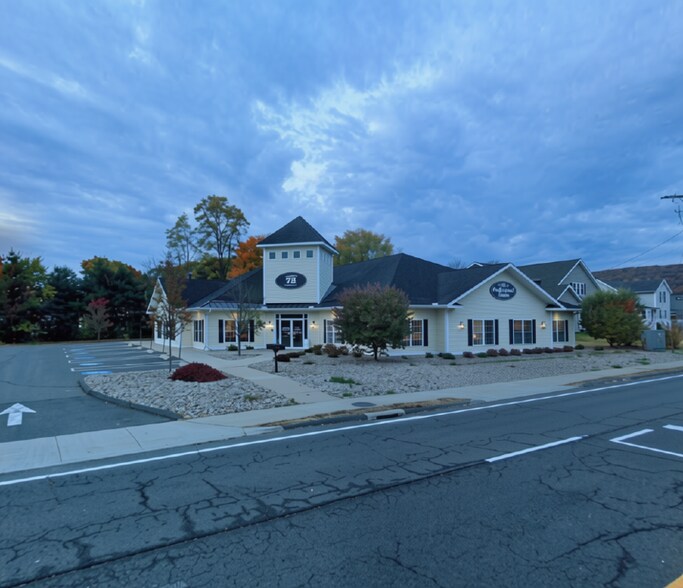 Primary Photo Of 72 Pine St, Bristol Medical For Sale