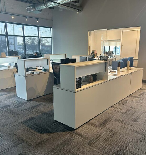 More Photos Of 880-888 Bradford St, Winnipeg Industrial For Lease