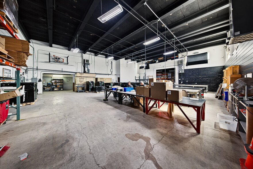 More Photos Of 936-940 NW 1st St, Fort Lauderdale Warehouse For Sale