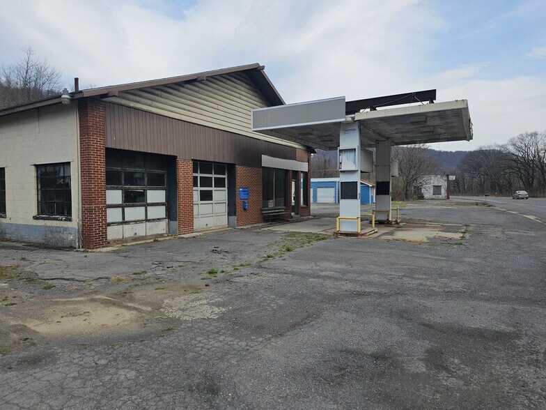 Primary Photo Of 24503 River rd, Westernport Flex For Sale