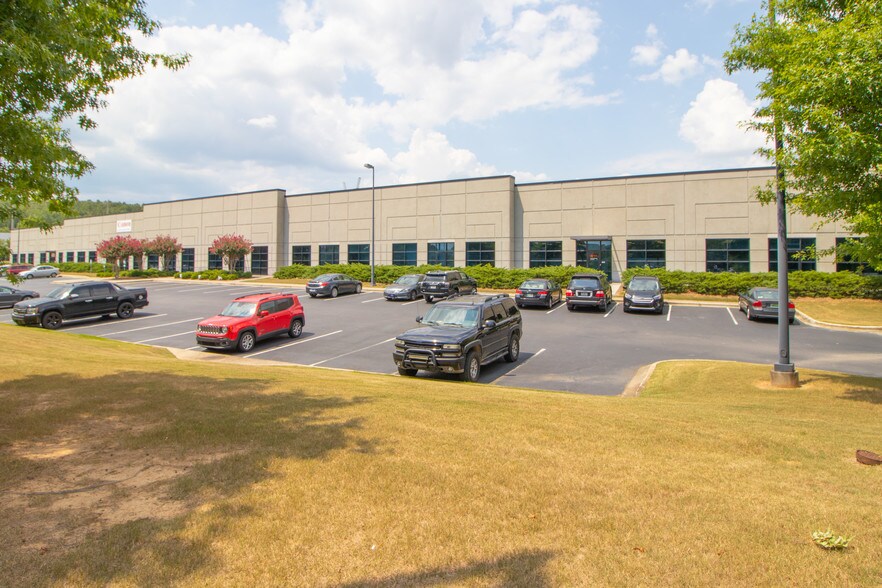 More Photos Of 1030 London Dr, Birmingham Light Distribution For Sale