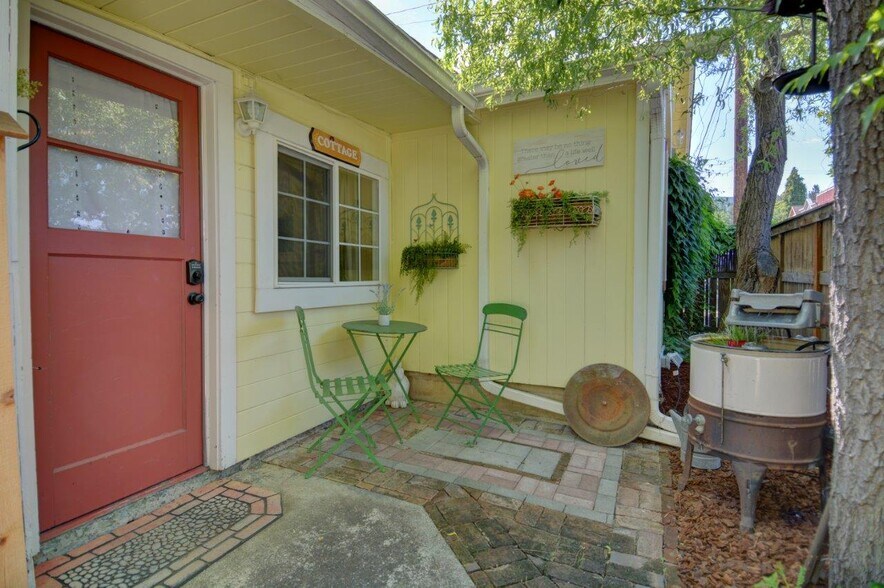 More Photos Of 345 N 5th St, Jacksonville Hospitality For Sale