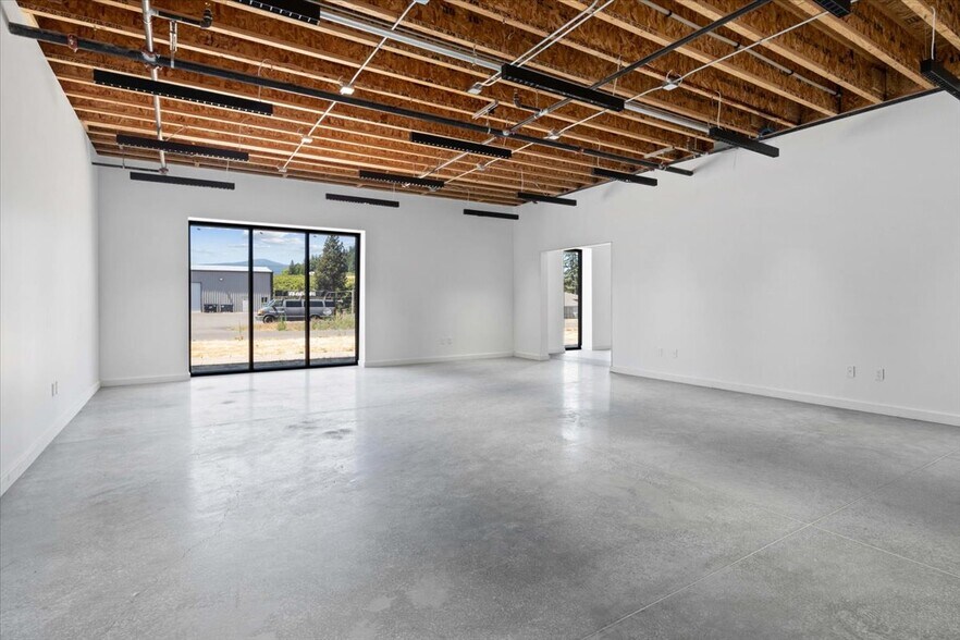 More Photos Of 3030 Lower Mill Dr, Hood River Industrial For Sale