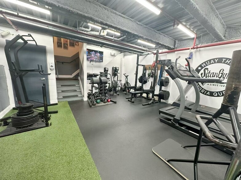 More Photos Of 2534 Steinway St, Long Island City Multifamily For Sale