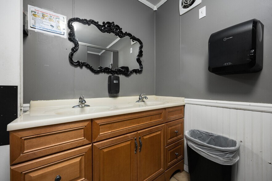 More Photos Of , Beaver Island General Retail For Sale