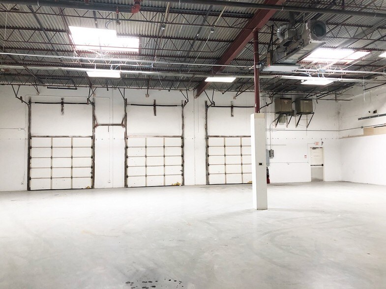 More Photos Of 2111 Braker Ln, Austin Unknown For Lease