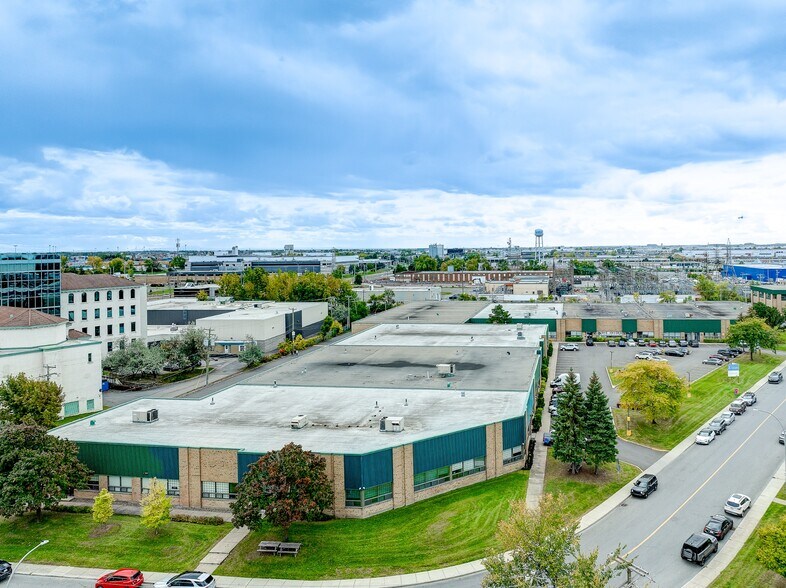 More Photos Of 340-380 Rue Isabey, Montréal Distribution For Lease