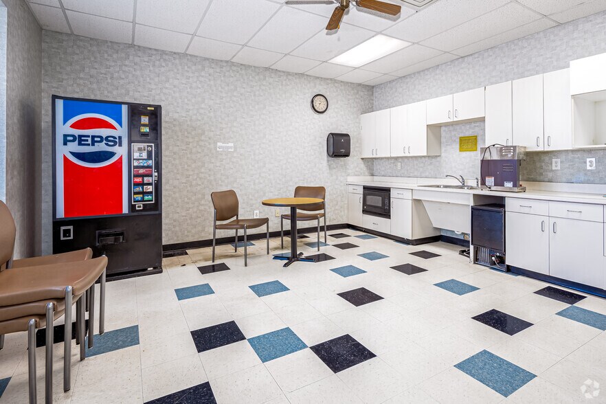 More Photos Of 1300 Teasley Ln, Denton Office For Sale