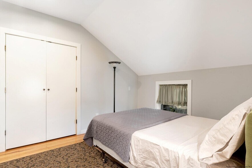 More Photos Of 17 Mill Hill Rd, Woodstock Restaurant For Sale