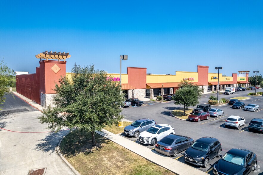 More Photos Of 1131-1139 SE Military Dr, San Antonio Freestanding For Lease