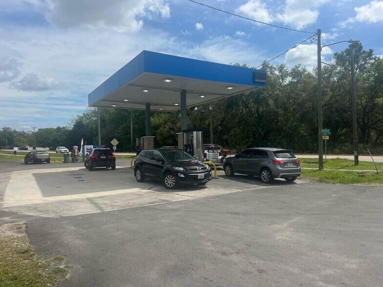 Primary Photo Of 2581 Sun Acres Blvd, Auburndale Convenience Store For Sale