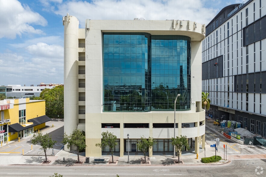 More Photos Of 5975 Sunset Dr, Miami Medical For Sale