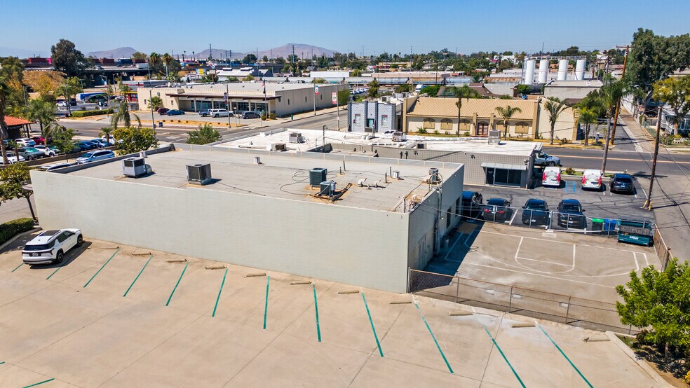 More Photos Of 171 W H St, Colton Storefront For Lease