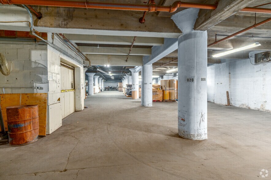 More Photos Of 117 North Ave, Youngstown Warehouse For Lease