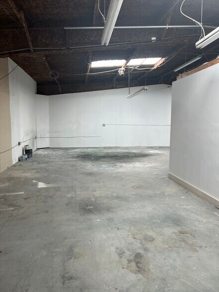 More Photos Of 12330 Knigge Cemetery Rd, Cypress Warehouse For Lease