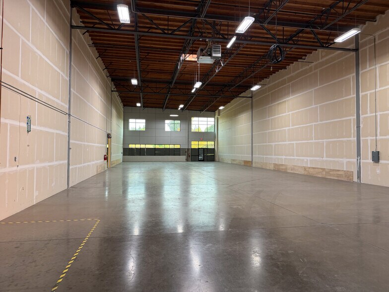 More Photos Of 10870 SW Tualatin Sherwood Rd, Tualatin Warehouse For Sale