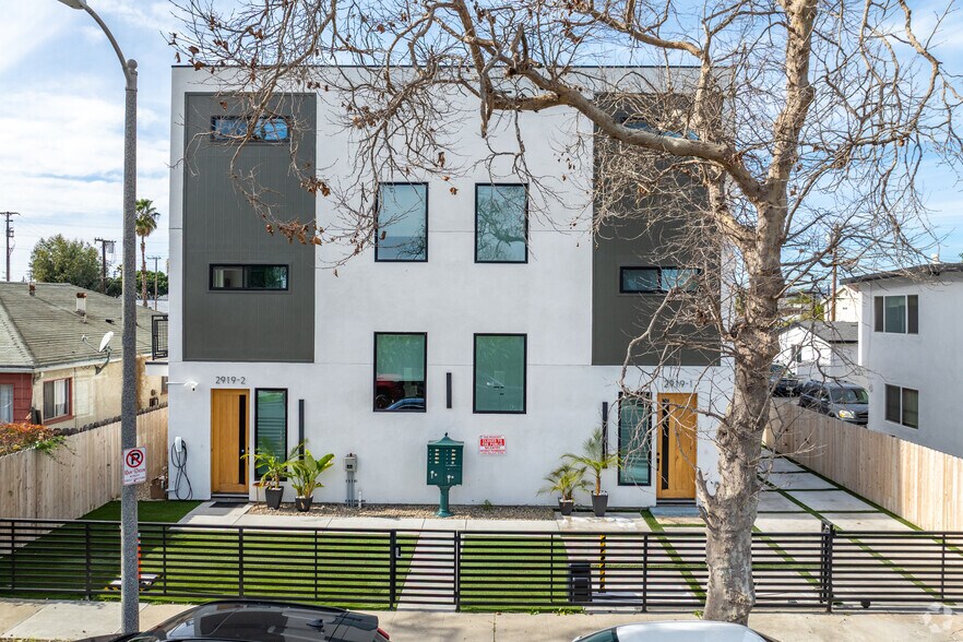 More Photos Of 2921 S Burnside Ave, Los Angeles Apartments For Sale