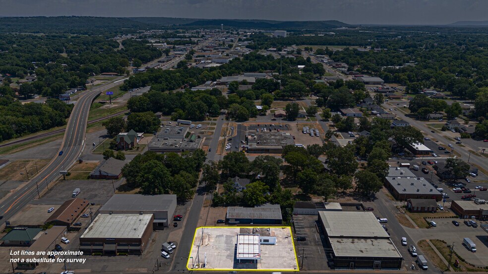 More Photos Of 203 S Arkansas Ave, Russellville Service Station For Sale