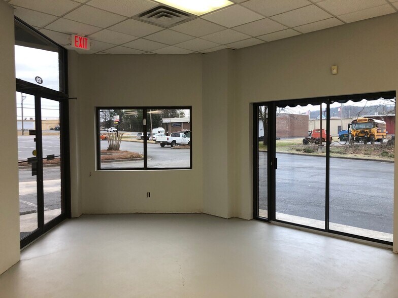 More Photos Of 129 E Felton Rd, Cartersville Office For Lease