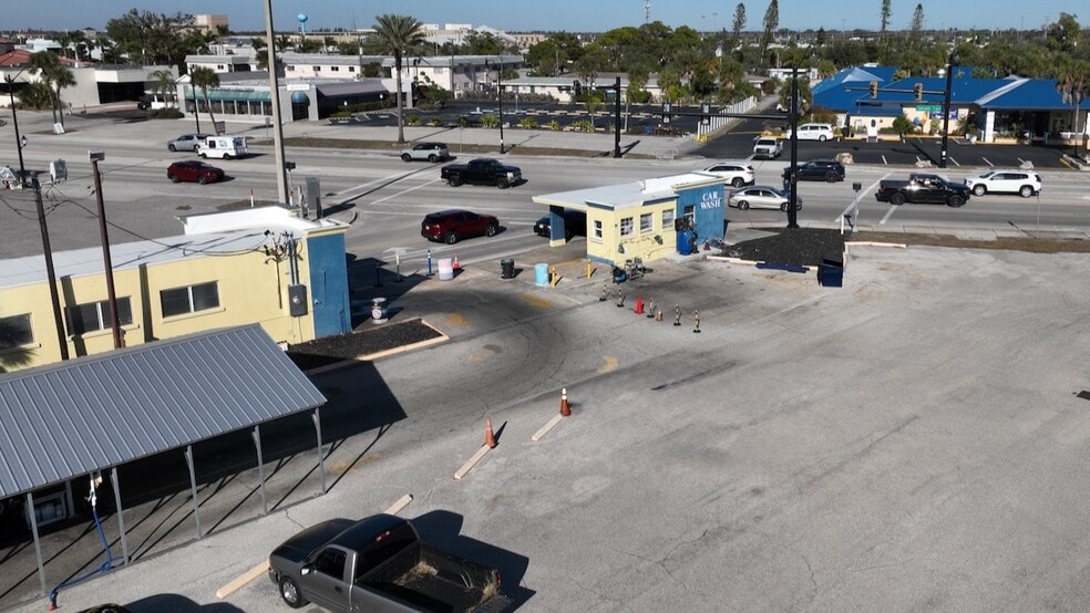 More Photos Of 700 Tamiami Trl S, Venice Carwash For Sale