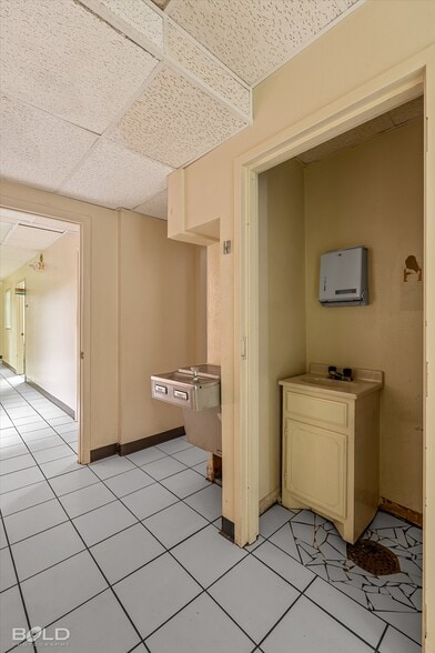 More Photos Of 4140 Hollywood Ave, Shreveport Healthcare For Sale