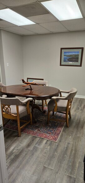 More Photos Of 6424 Lakeover Rd, Jackson Office For Lease