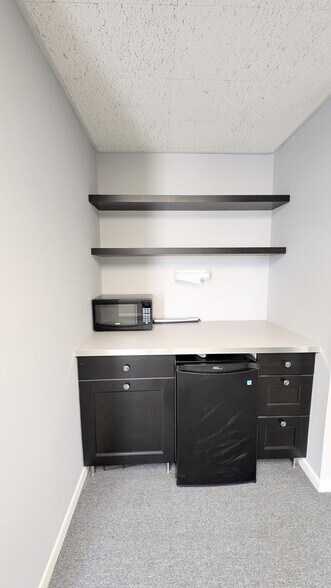 More Photos Of 2131 Hollywood Blvd, Hollywood Office Residential For Lease