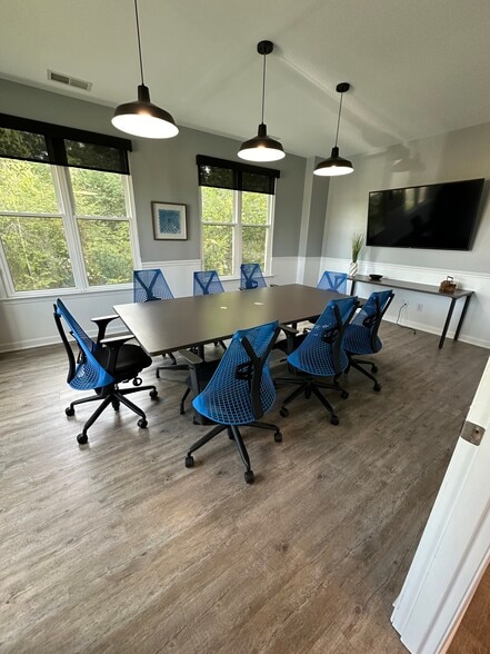 More Photos Of 8226 Village Harbor Dr, Cornelius Office For Lease