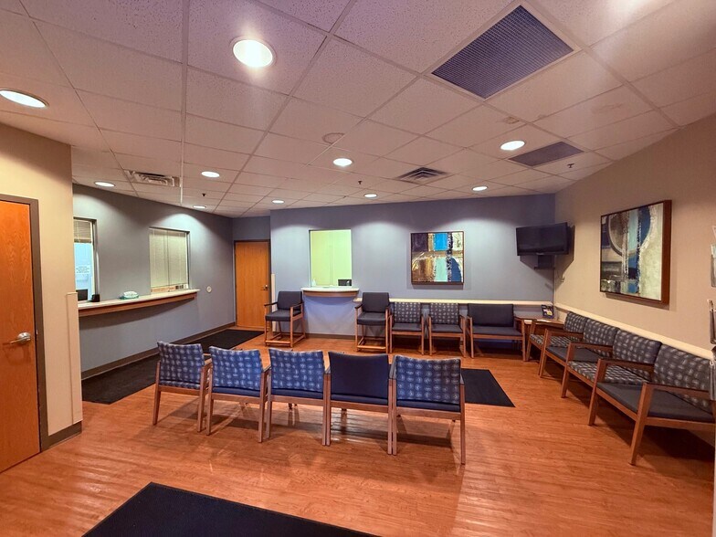 More Photos Of 10020 Dupont Circle Ct, Fort Wayne Medical For Lease