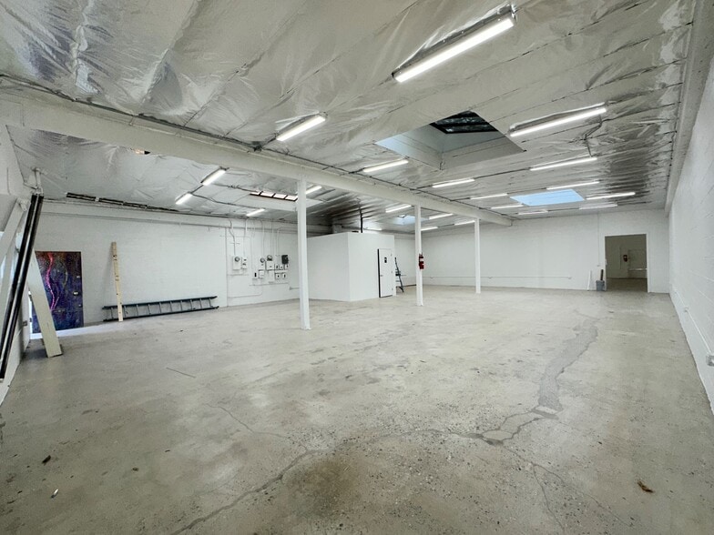 More Photos Of 5894 Blackwelder St, Culver City Warehouse For Lease