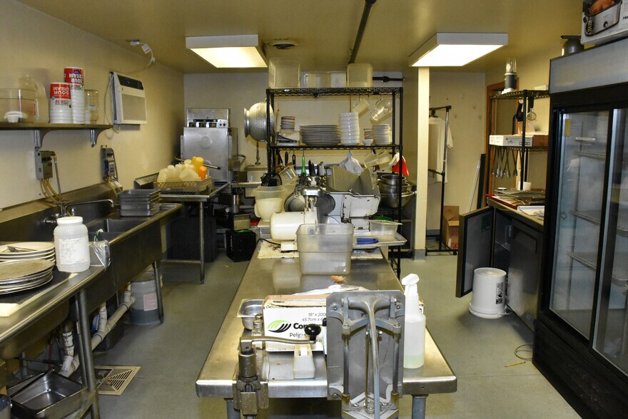 More Photos Of 18208 Cussewago Rd, Meadville Restaurant For Sale